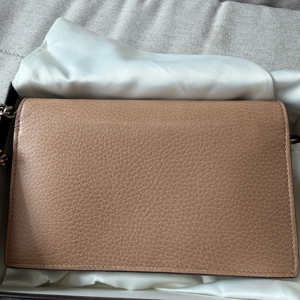 Gucci Pebbled Leather Crossbody in Tan with Gold Hardware - Picture 5 of 7